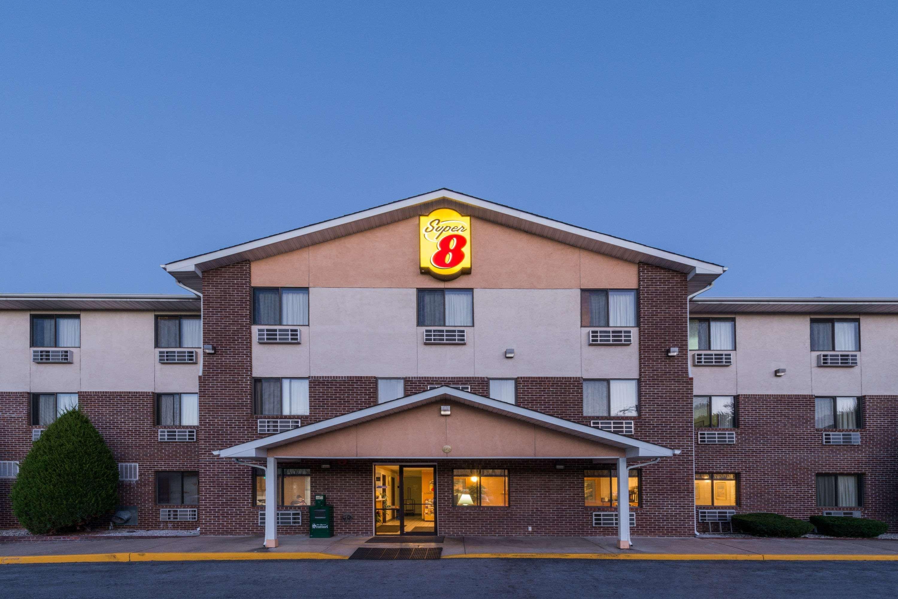 Super 8 By Wyndham Front Royal Hotel Екстериор снимка